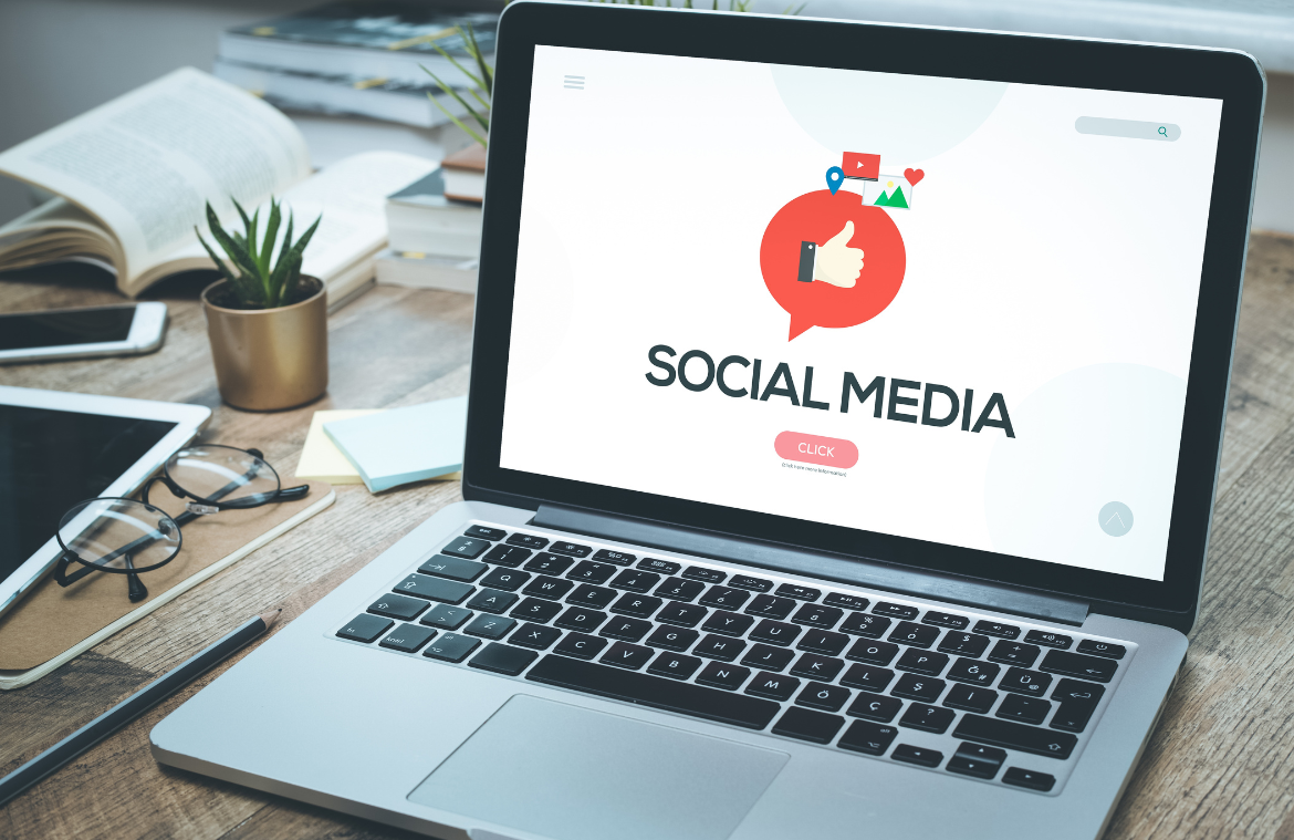 Social Media Marketing & Google Ads image-1